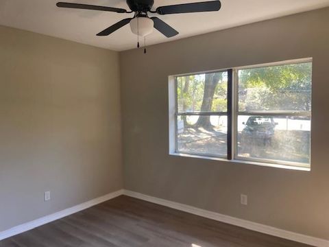 Tiny photo for 1402 W Tharpe Street St, Tallahassee, FL 32303 (MLS # 392316)