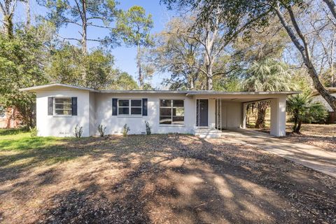 Tiny photo for 1402 W Tharpe Street St, Tallahassee, FL 32303 (MLS # 392316)