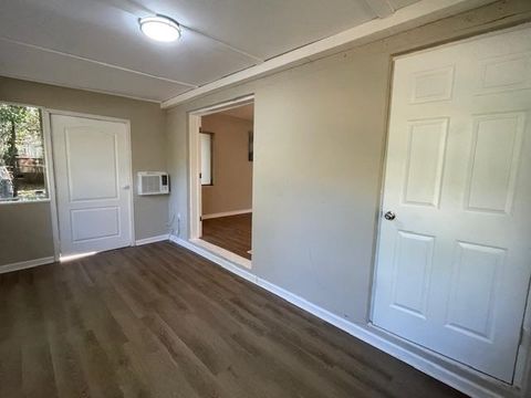 Tiny photo for 1402 W Tharpe Street St, Tallahassee, FL 32303 (MLS # 392316)