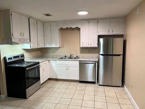 Tiny photo for 2414 Ramblewood Court #B, Tallahassee, FL 32303 (MLS # 387132)