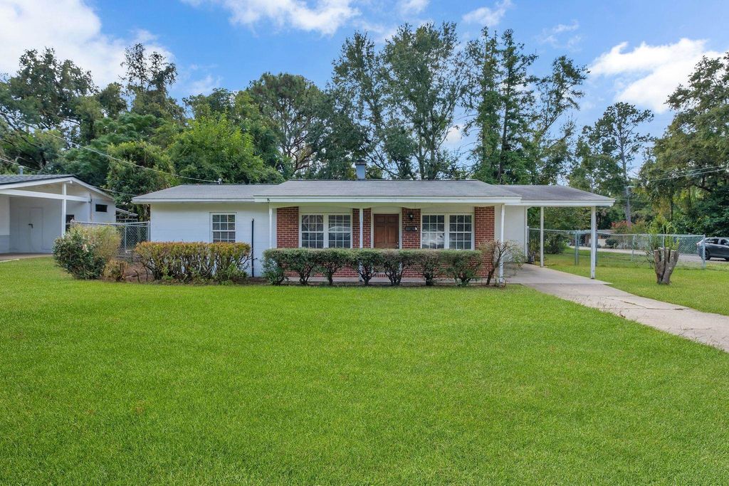 Photo of 1737 Atkamire Drive, Tallahassee, FL 32304 (MLS # 390851)