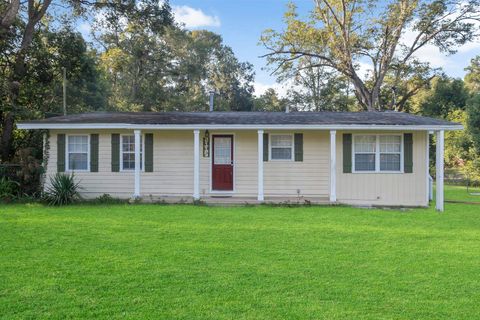Photo of 2115 Jackson Bluff Road, Tallahassee, FL 32304 (MLS # 396031)