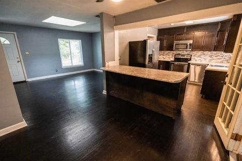 Tiny photo for 216 Edwards Street, Tallahassee, FL 32304 (MLS # 399599)