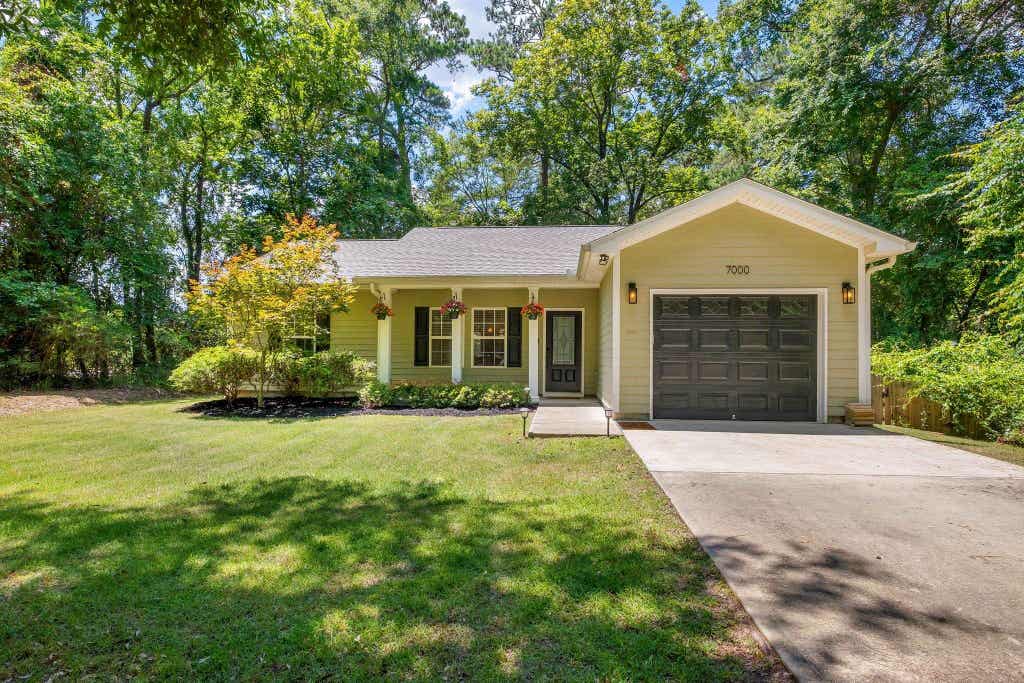 Photo of 7000 QUAIL COMMON Drive, Tallahassee, FL 32312 (MLS # 401096)