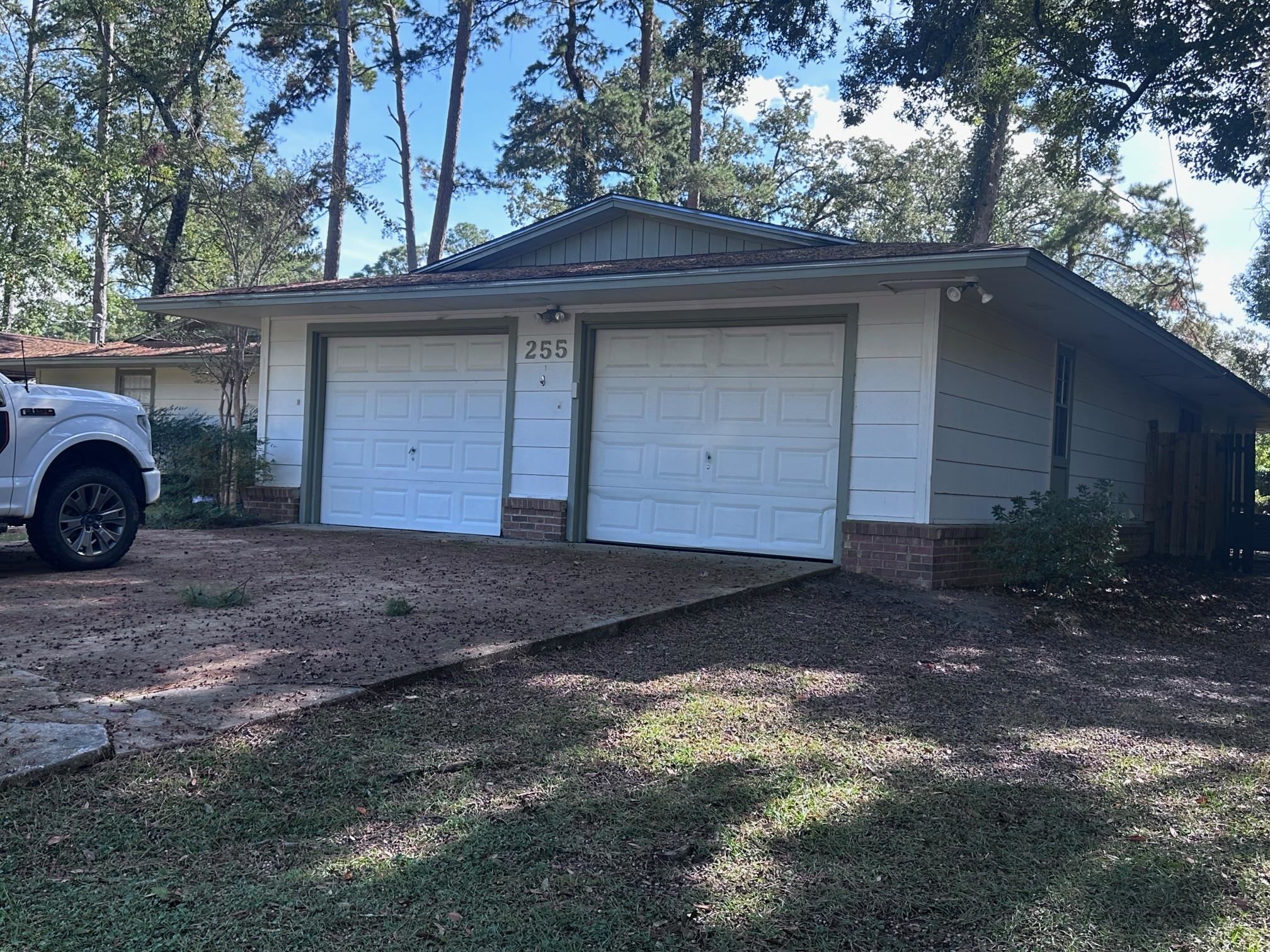 255 N VILLAS CT 1