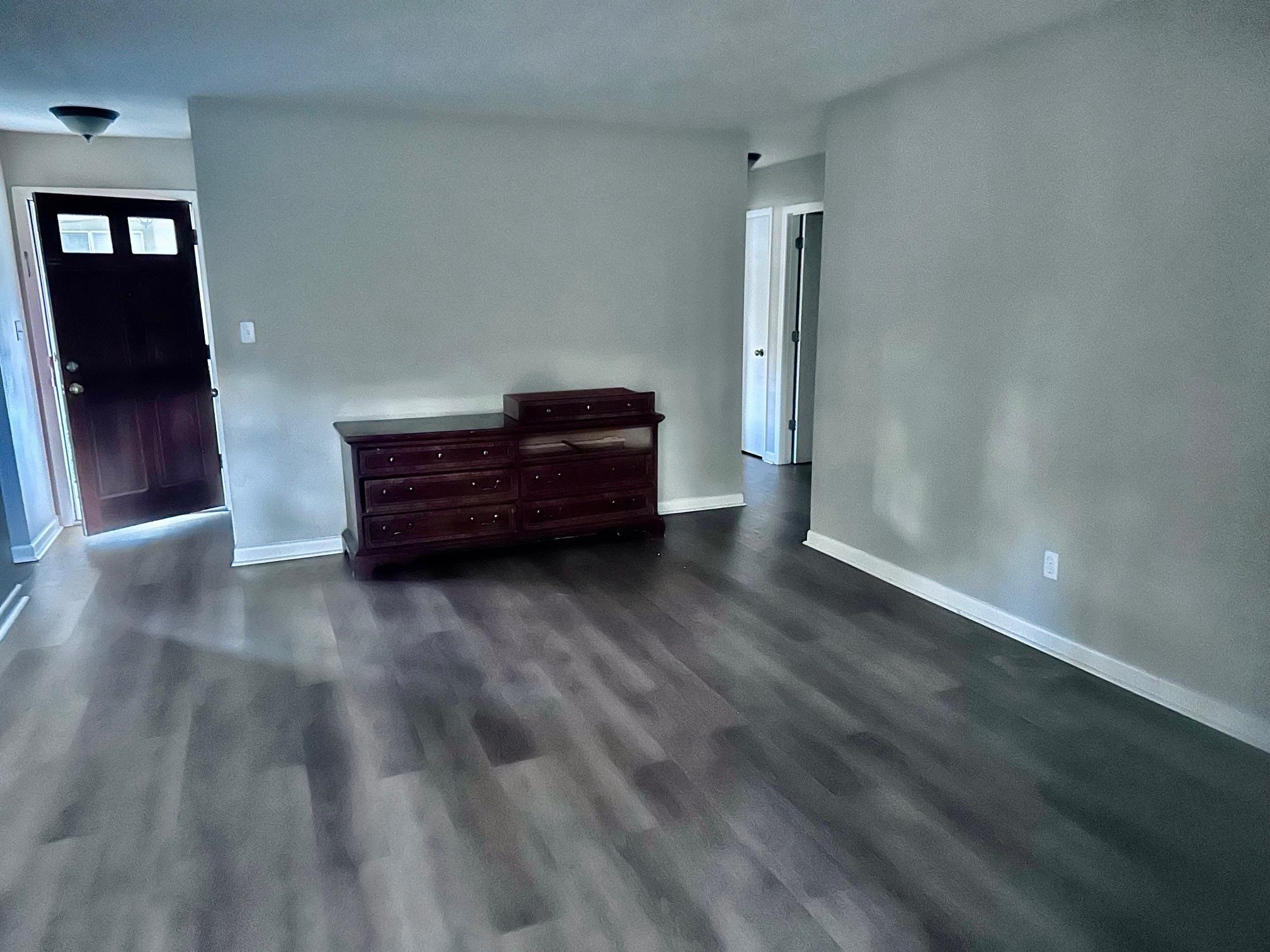 255 N VILLAS CT 1