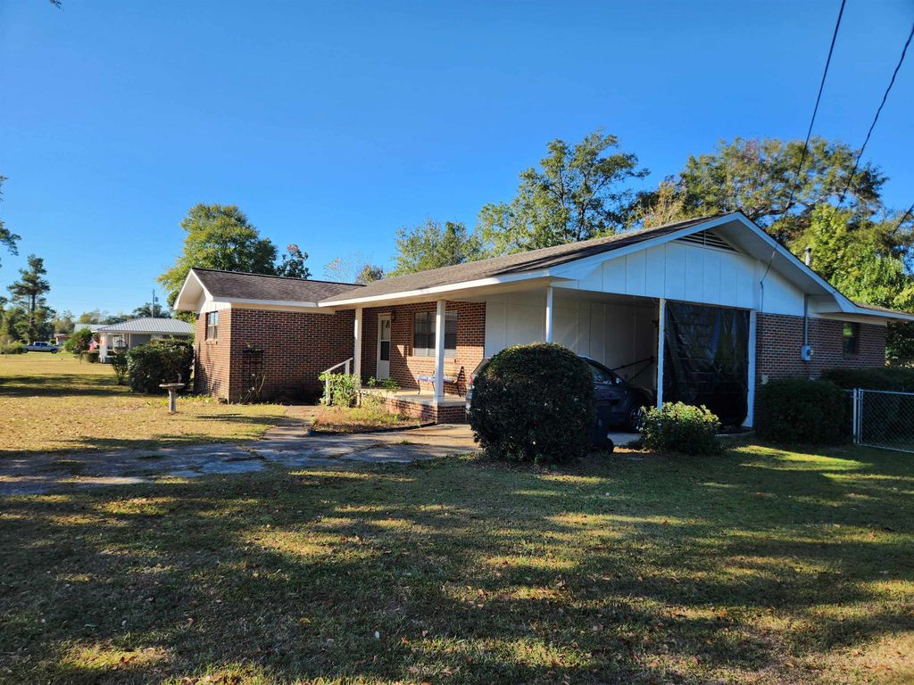 Photo of 16478 SW Mimosa Street, Blountstown, FL 32424 (MLS # 392818)