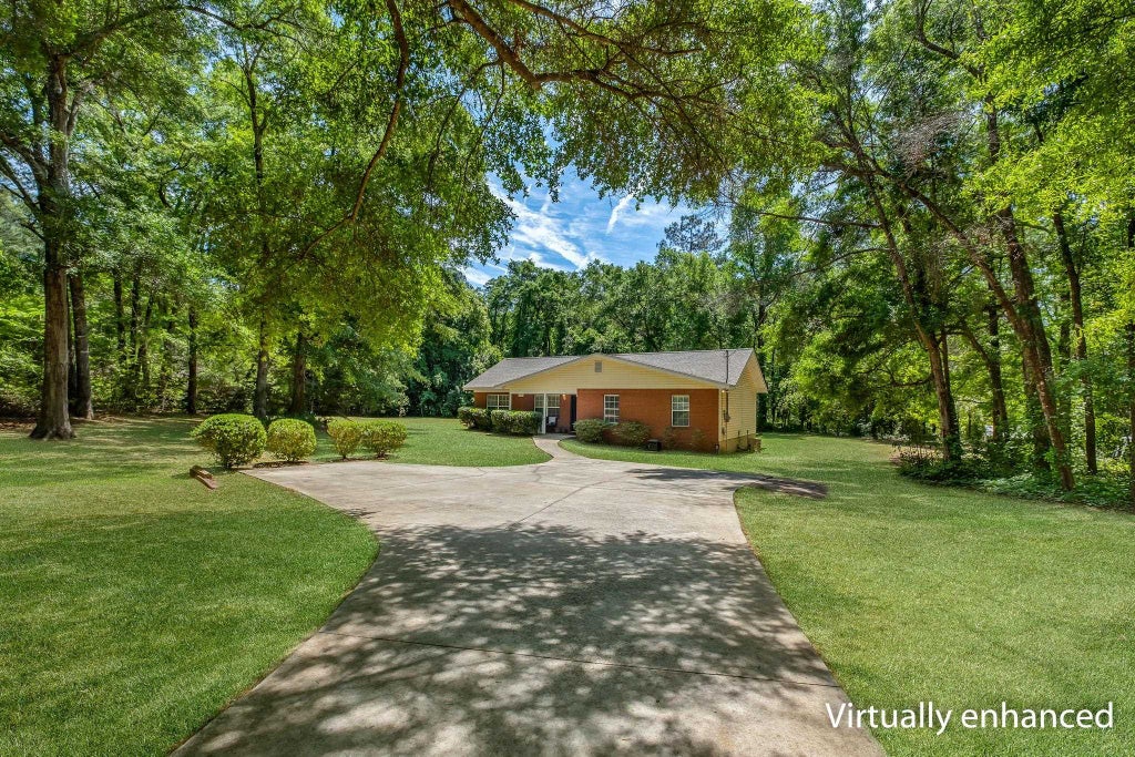 Photo of 9180 Stoney Pointe Court, Tallahassee, FL 32309 (MLS # 399834)