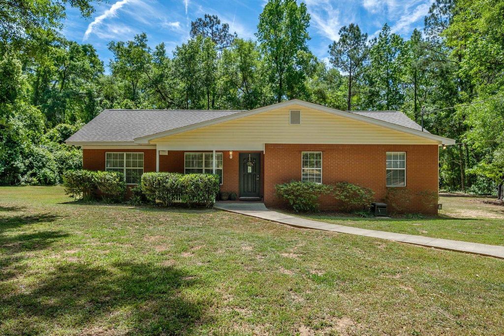 Photo of 9180 Stoney Pointe Court, Tallahassee, FL 32309 (MLS # 399834)