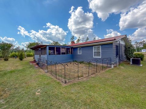 Tiny photo for 15356 SW Faircloth Road Road, Blountstown, FL 32424 (MLS # 399354)