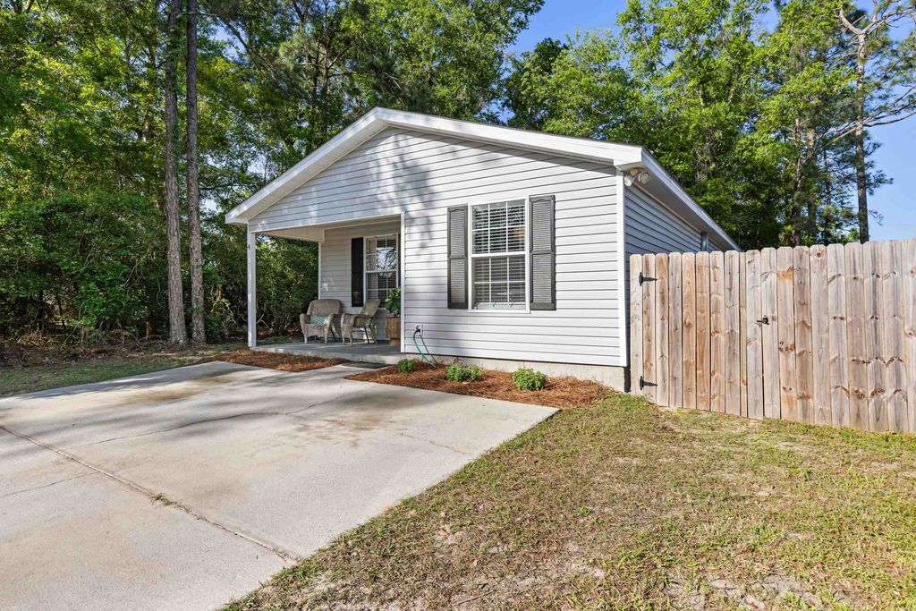 Photo of 4 Ted Lott Lane, Crawfordville, FL 32327 (MLS # 398175)