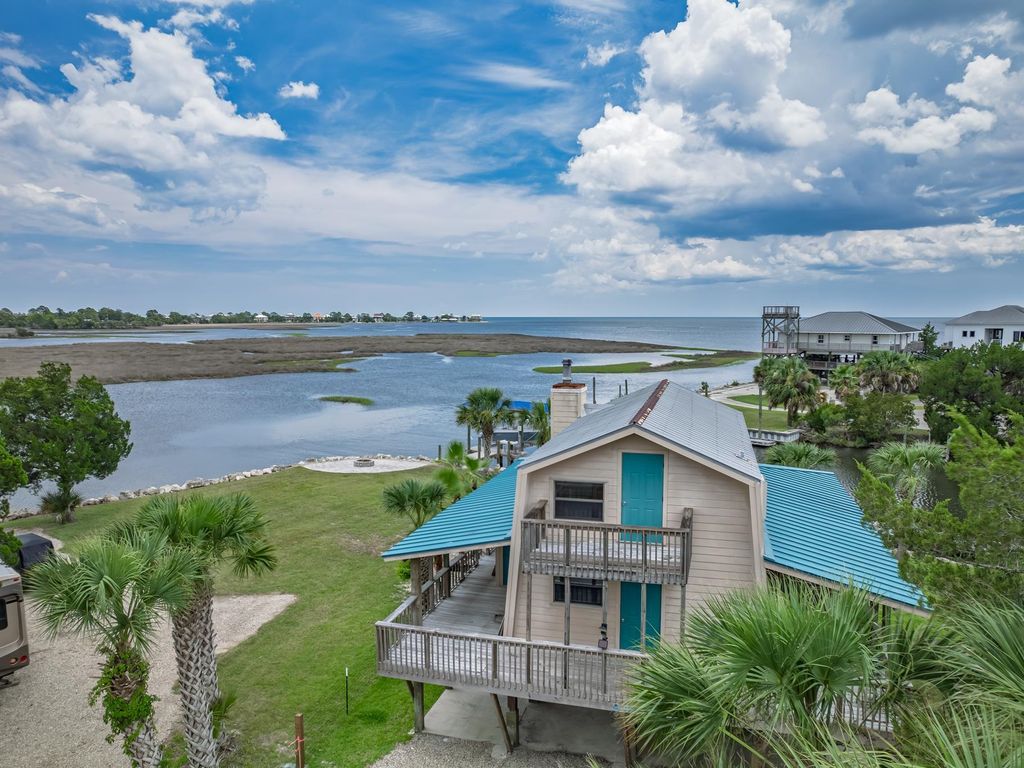 Photo of 94 Gulf Breeze Drive, Crawfordville, FL 32327 (MLS # 402746)