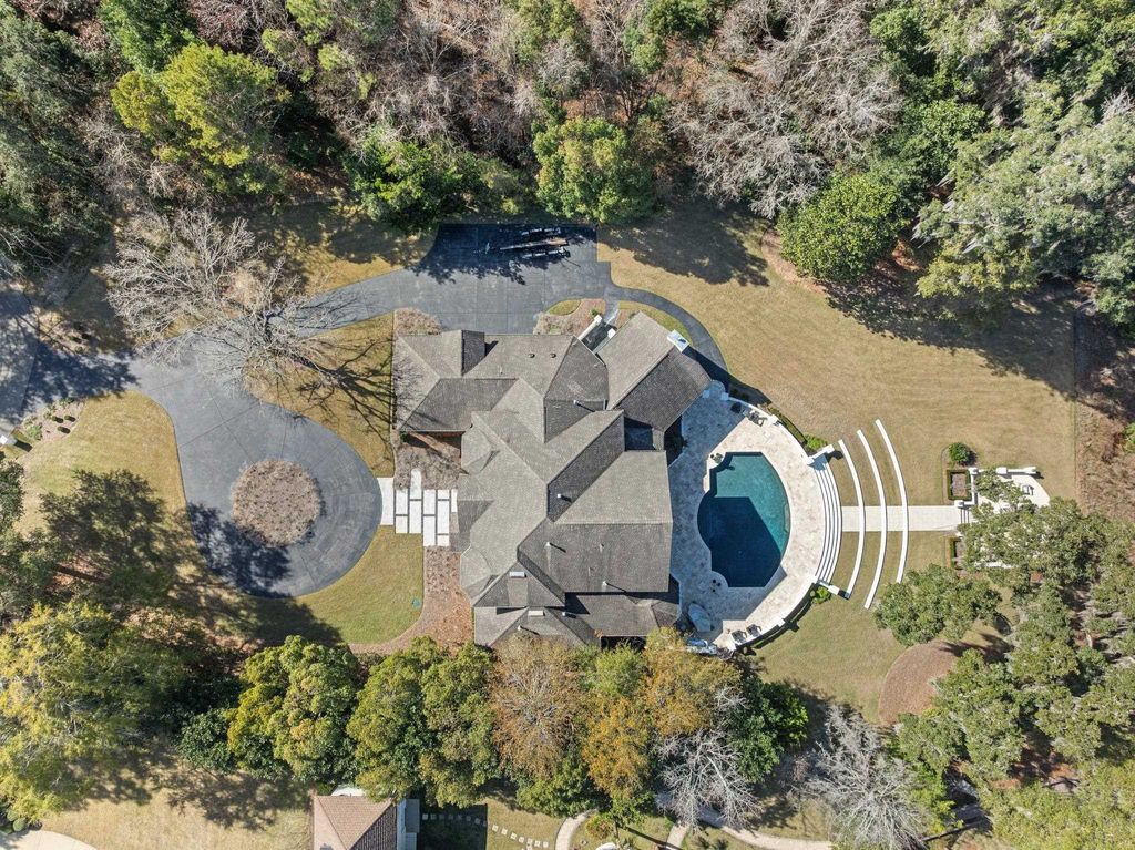 Photo of 2100 Thirlestane Road, Tallahassee, FL 32309 (MLS # 395773)