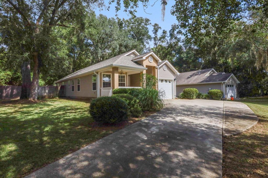 Photo of 3529 Lands End Lane, Tallahassee, FL 32317 (MLS # 391930)