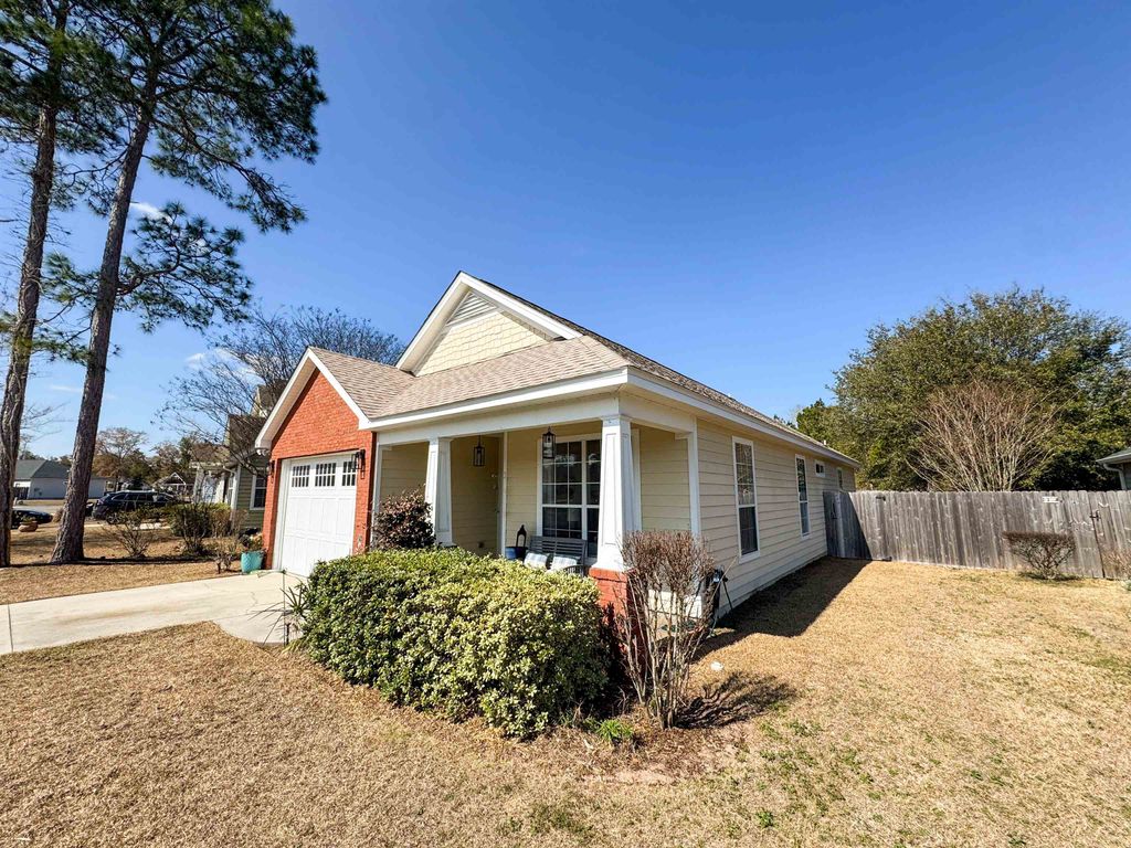 Photo of 24 Evening Star Dr Dr, Crawfordville, FL 32327 (MLS # 396121)