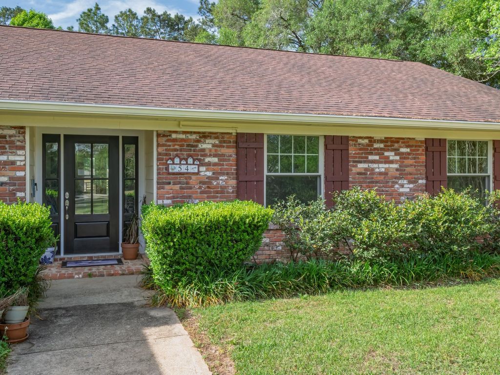 Photo of 54 Planters Circle, Quincy, FL 32351 (MLS # 398592)