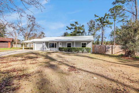 Tiny photo for 8821 N Pembroke Court, Tallahassee, FL 32311 (MLS # 394966)