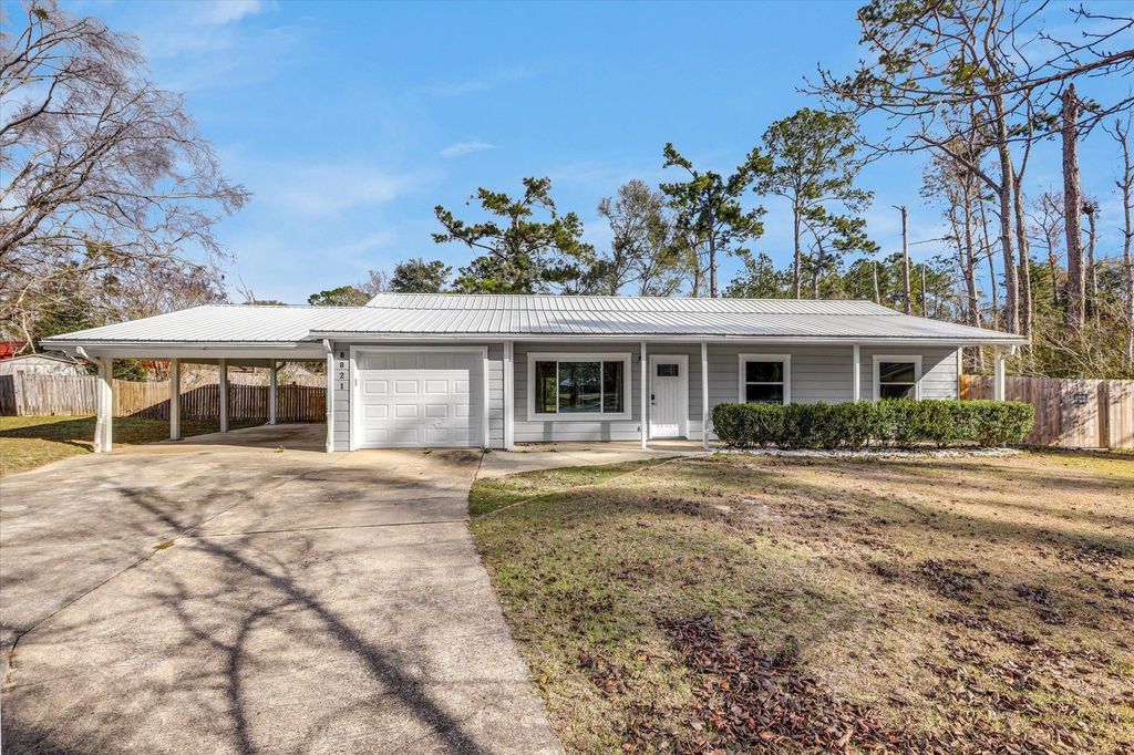 Photo of 8821 N Pembroke Court, Tallahassee, FL 32311 (MLS # 394966)