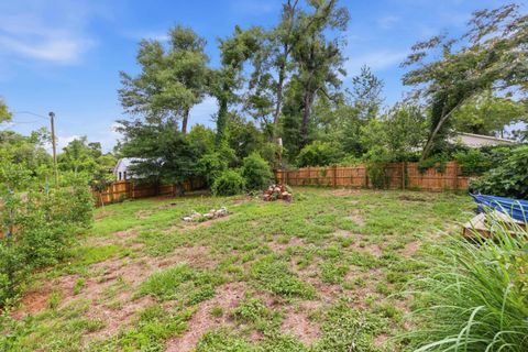 Tiny photo for 2501 MCELROY Street, Tallahassee, FL 32310 (MLS # 400616)