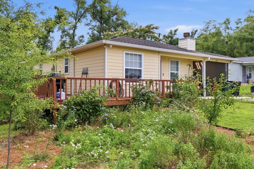 Photo of 2501 MCELROY Street, Tallahassee, FL 32310 (MLS # 400616)