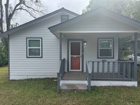 Photo of 707 Dent Street, Tallahassee, FL 32304 (MLS # 393956)