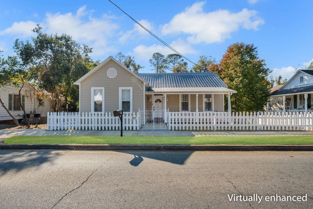 Photo of 817 W King Street, Quincy, FL 32351 (MLS # 393362)