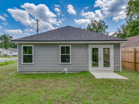Tiny photo for 1 Menomini Street, Crawfordville, FL 32327 (MLS # 401493)