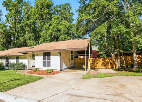 Photo of 1922 Hidden Valley, Tallahassee, FL 32308 (MLS # 402226)