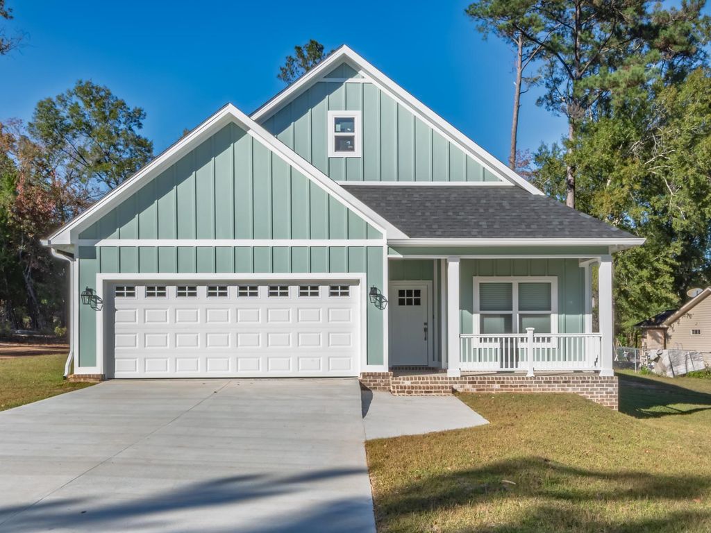 Photo of 4154 Green Meadows Trail, Marianna, FL 32446 (MLS # 393124)