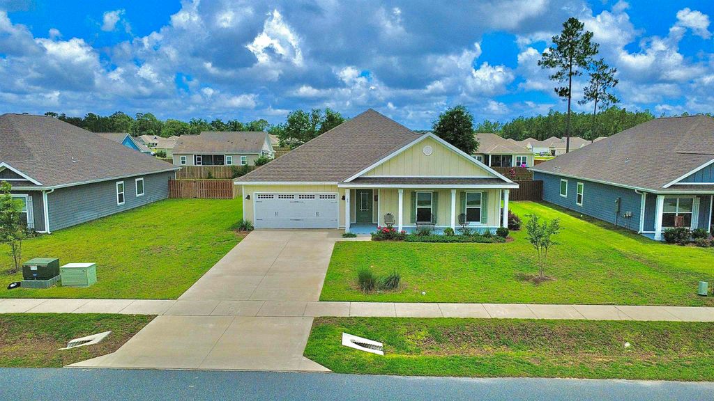 Photo of 63 Windsor Way, Crawfordville, FL 32327 (MLS # 399823)