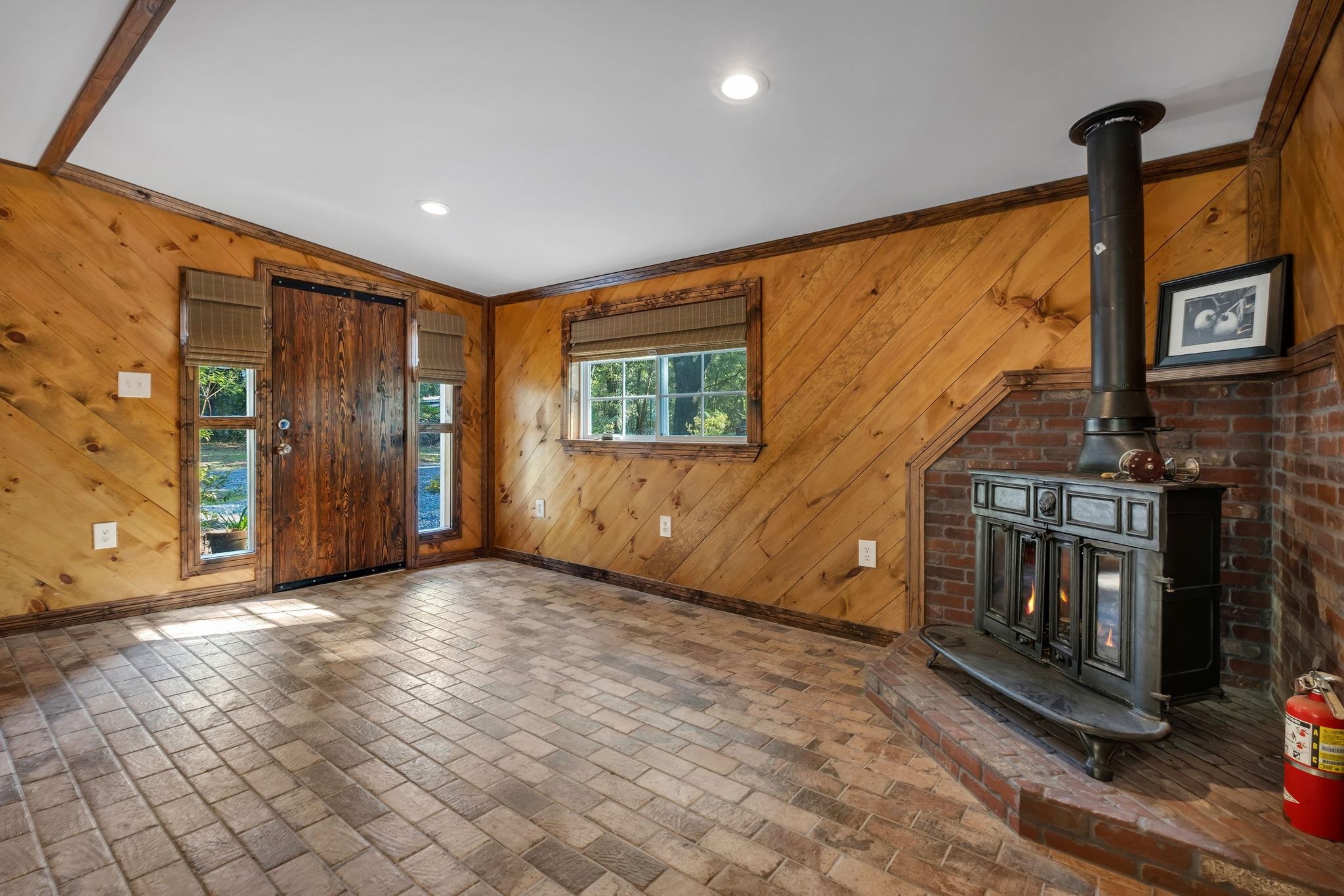 2376 Lakeview Point Road