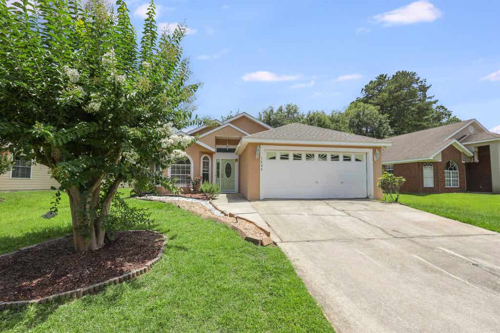 Photo of 1583 Applewood Way, Tallahassee, FL 32312 (MLS # 402564)