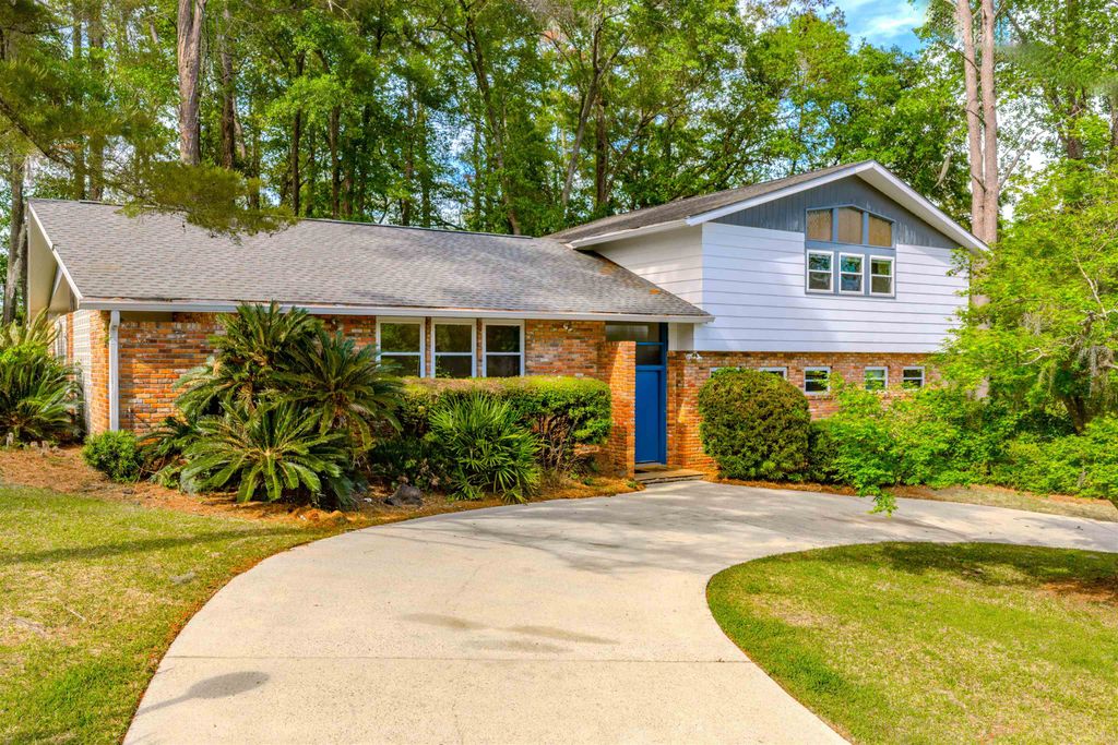 Photo of 2128 Glennridge Drive, Tallahassee, FL 32308 (MLS # 398365)