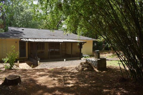 A home in TALLAHASSEE