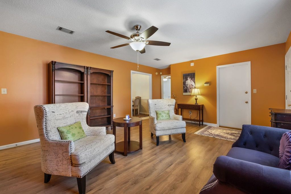 Photo of 8204 Chickasaw Trail, Tallahassee, FL 32312 (MLS # 396946)