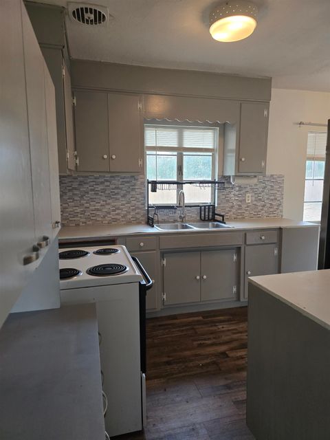 Tiny photo for 309 W Oak St St, Perry, FL 32347 (MLS # 397664)