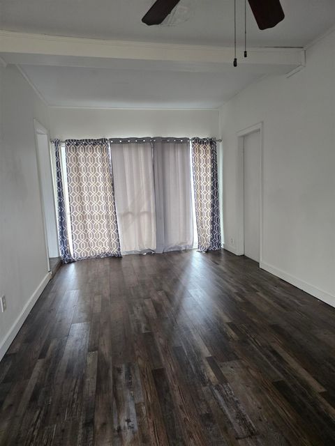 Tiny photo for 309 W Oak St St, Perry, FL 32347 (MLS # 397664)