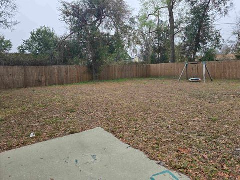 Tiny photo for 309 W Oak St St, Perry, FL 32347 (MLS # 397664)