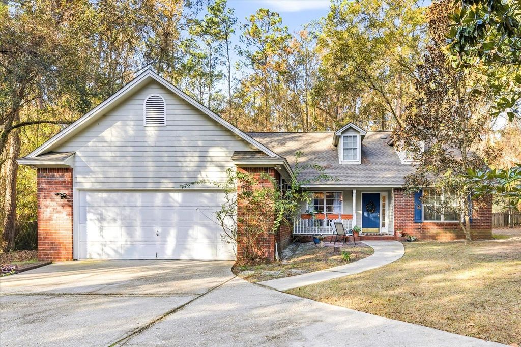 Photo of 2802 Green Forest Lane, Tallahassee, FL 32312 (MLS # 394450)