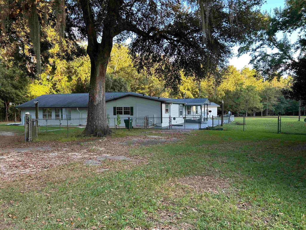 Photo of 265 Wayne Gregory Road, Havana, FL 32333 (MLS # 392024)