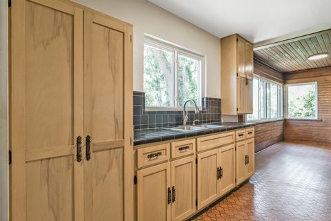 Tiny photo for 1700 S MERIDIAN Street, Tallahassee, FL 32301 (MLS # 400020)