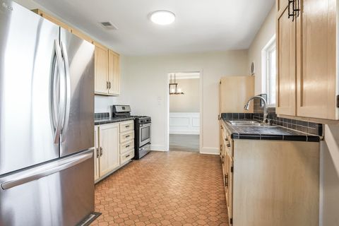Tiny photo for 1700 S MERIDIAN Street, Tallahassee, FL 32301 (MLS # 400020)
