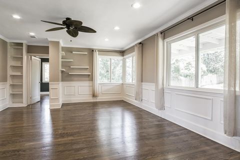 Tiny photo for 1700 S MERIDIAN Street, Tallahassee, FL 32301 (MLS # 400020)