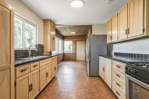 Tiny photo for 1700 S MERIDIAN Street, Tallahassee, FL 32301 (MLS # 400020)