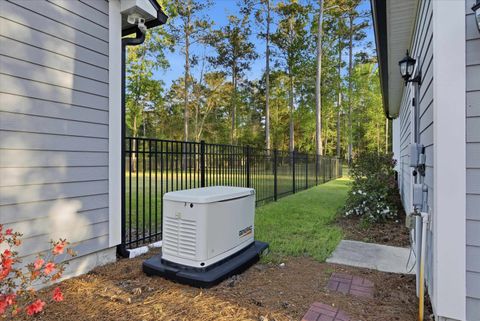 Tiny photo for 191 Parkside Circle, Crawfordville, FL 32327 (MLS # 397875)