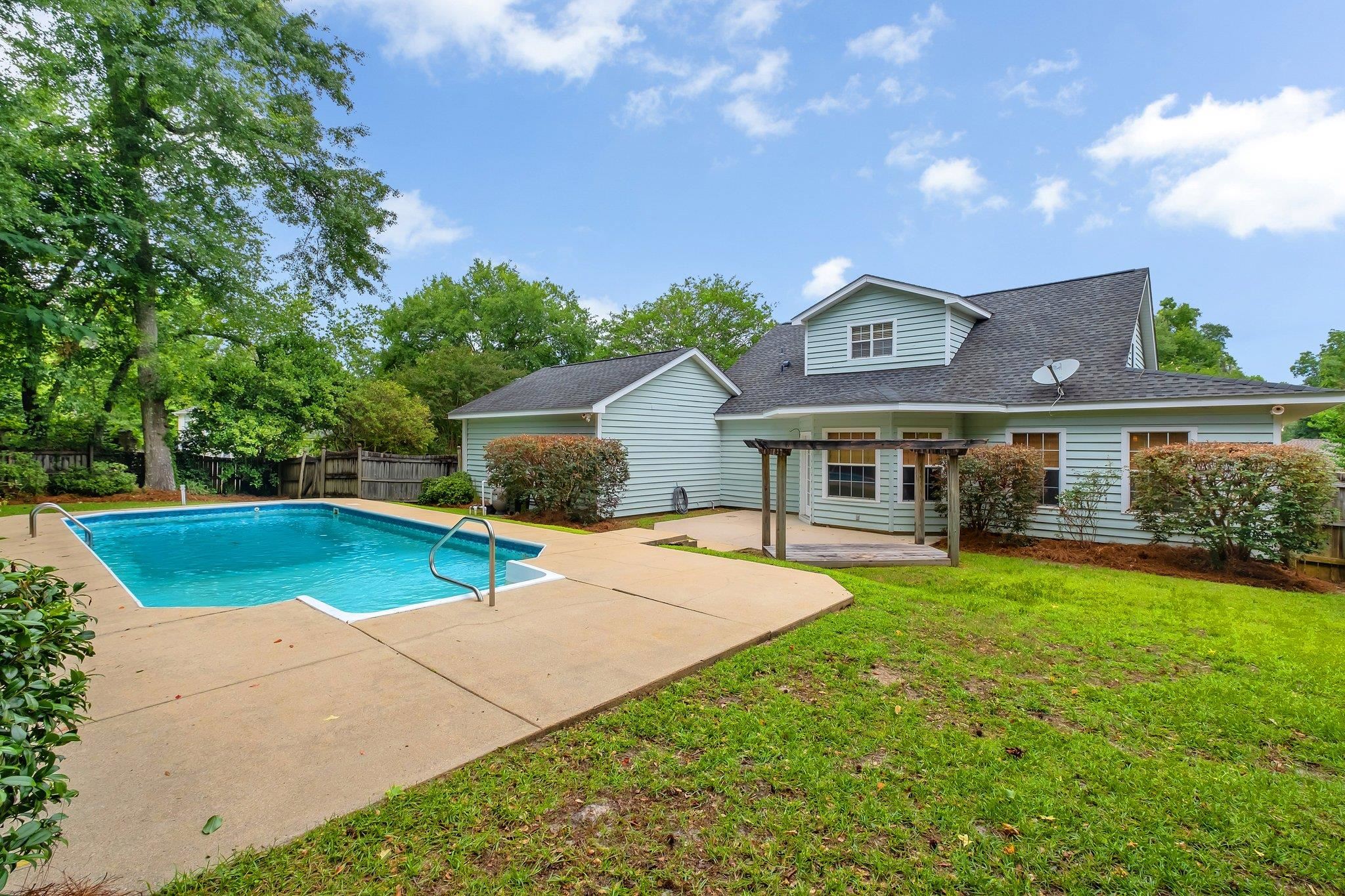 1121 Blackhawk Way
