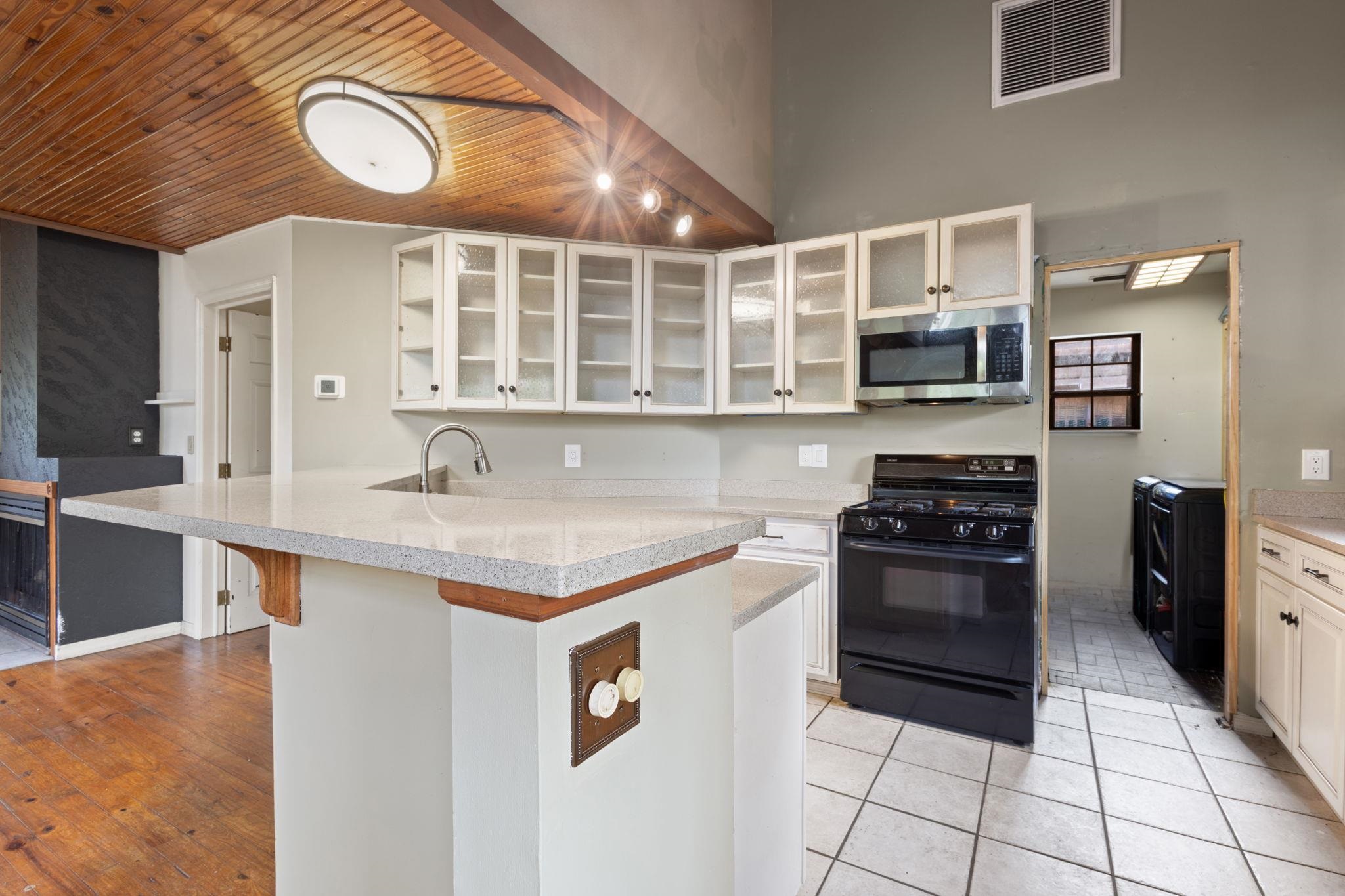 816 159th Ct