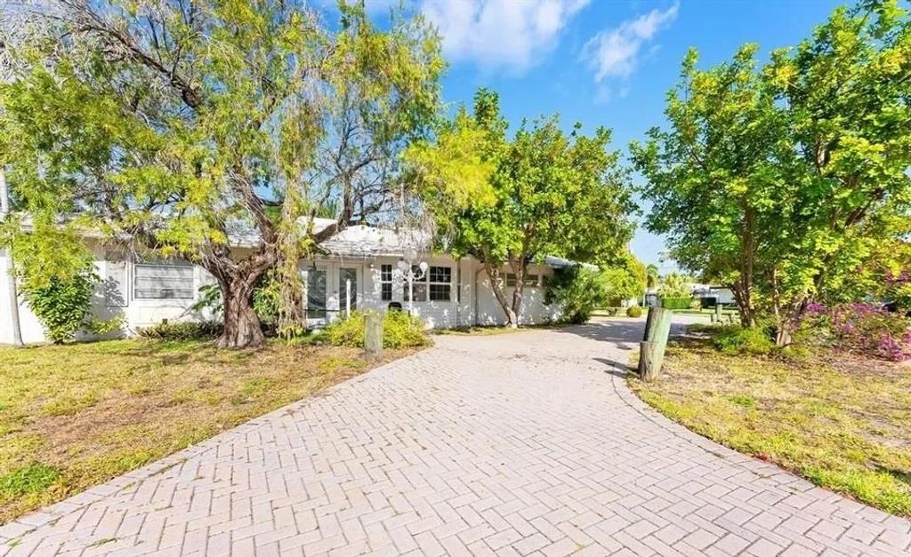 Photo of 1318 SE 12th Terrace, Other Florida, FL 33441 (MLS # 400725)