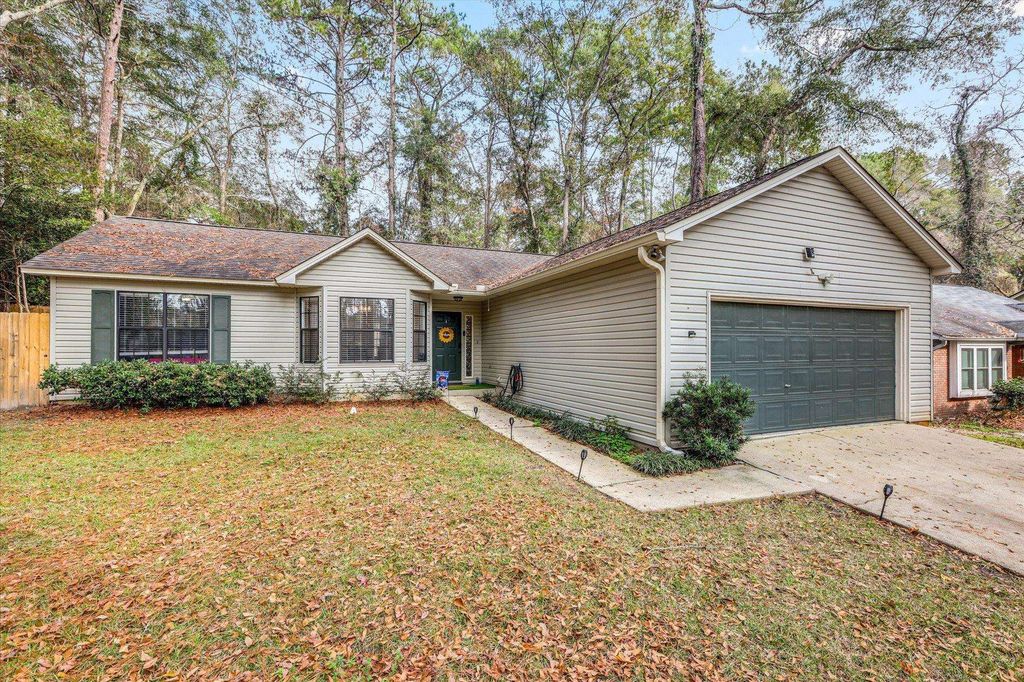 Photo of 8789 Minnow Creek Drive, Tallahassee, FL 32312 (MLS # 398936)