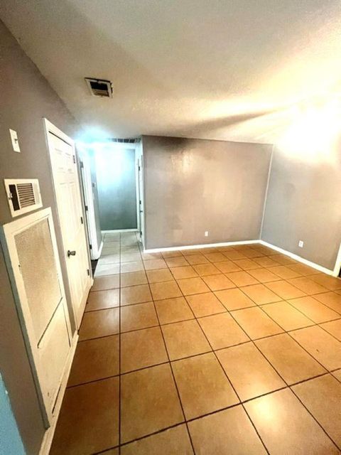 Tiny photo for 3221 Beacon Street, Tallahassee, FL 32305 (MLS # 402502)